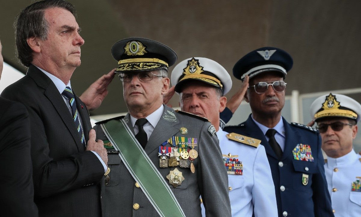 Artigo, Teses sobre a história dos militares no Brasil, por
