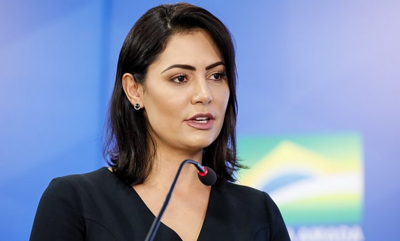 Conheça a trajetória de Michelle Bolsonaro, futura primeira-dama